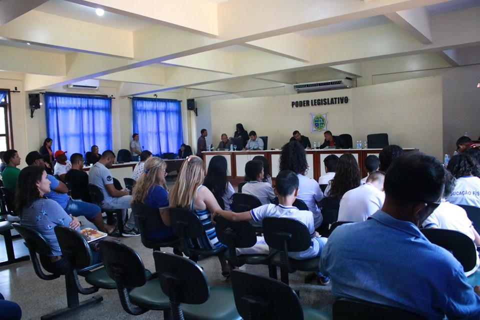 Prefeito Márcio Serrão participa de sessão da câmara municipal 